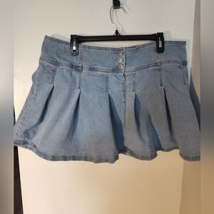 Short Jean pleated skirt by No Boundries. Size XXXL (21)